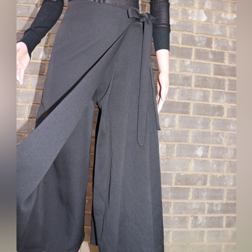 Elegant Black Wide-Leg Pants